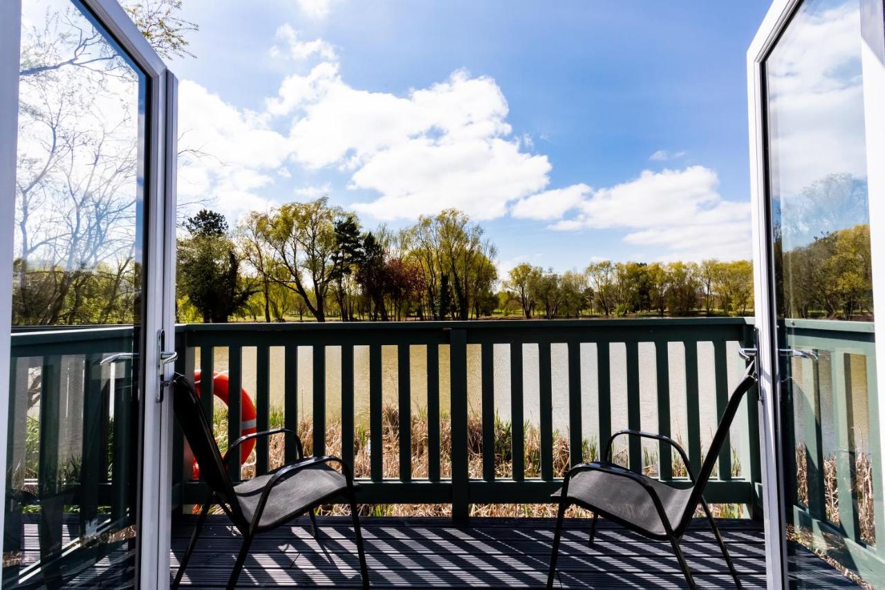 The Vale Golf & Country Club Villa Bishampton Kültér fotó