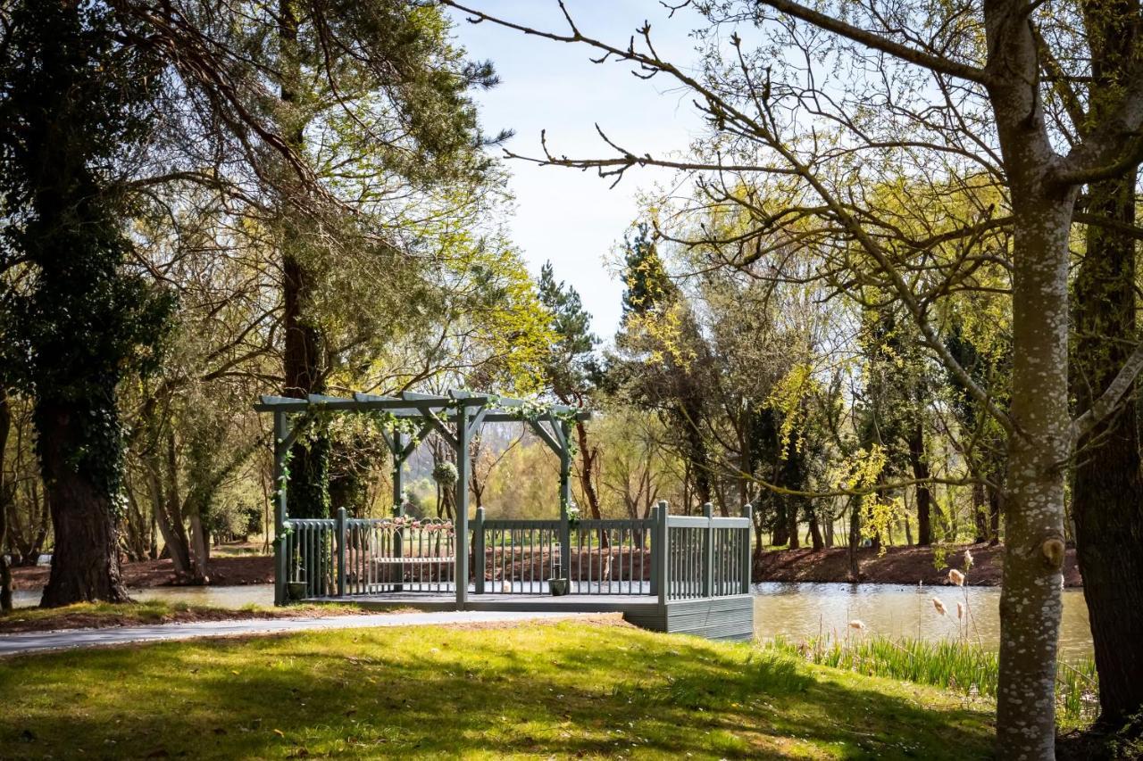 The Vale Golf & Country Club Villa Bishampton Kültér fotó