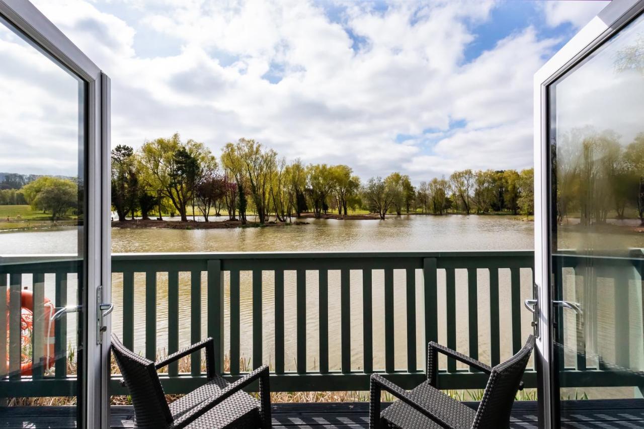 The Vale Golf & Country Club Villa Bishampton Kültér fotó